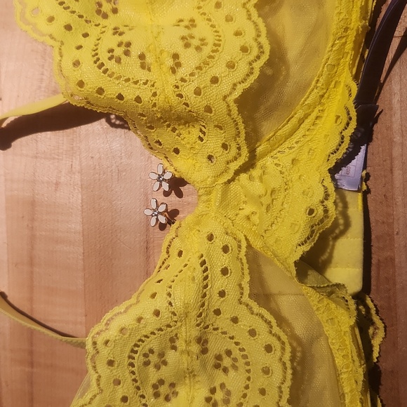 Savage X yellow unlined bra 42dd gently used - Picture 4 of 4